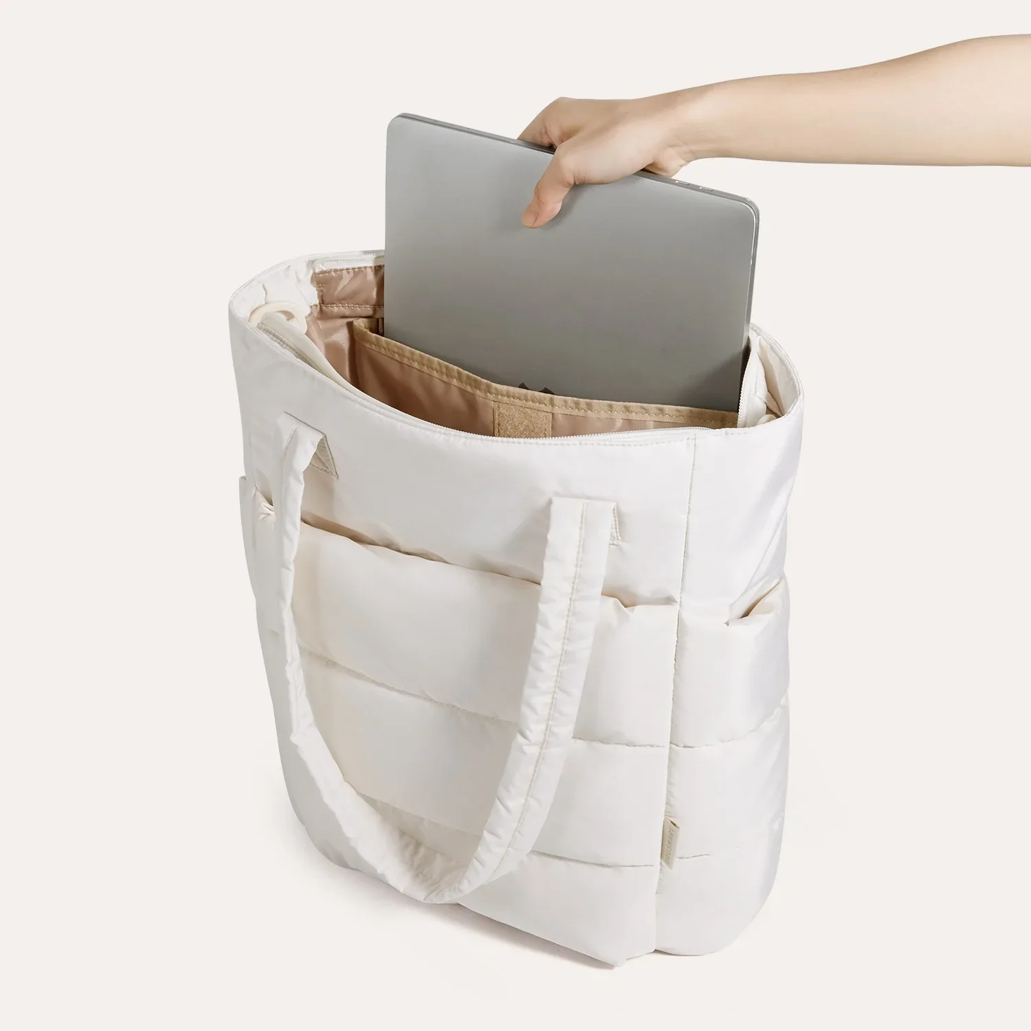 Bubble 21L Puffy Tote - Image 3